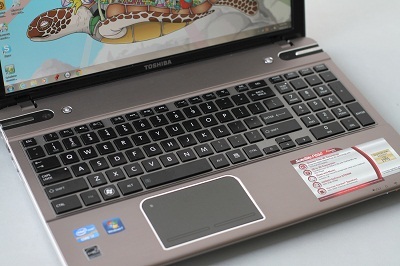 Laptop 3D không kính, cấu hình 'khủng' của Toshiba - 3 P850 với nhiều tùy chọn cao cấp cho giải trí.