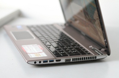 Laptop 3D không kính, cấu hình 'khủng' của Toshiba - 5 P850 với nhiều tùy chọn cao cấp cho giải trí.