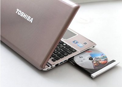 Laptop 3D không kính, cấu hình 'khủng' của Toshiba - 1 P850 với nhiều tùy chọn cao cấp cho giải trí.