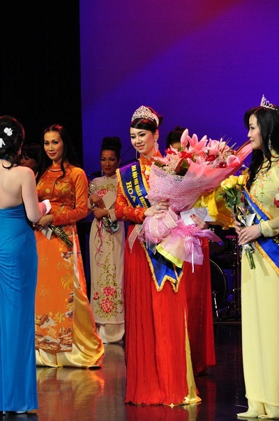 Nguyễn Mỹ Vân - Hoa Hậu Phu Nhân thế giới Người Việt 2013 tại Canada.