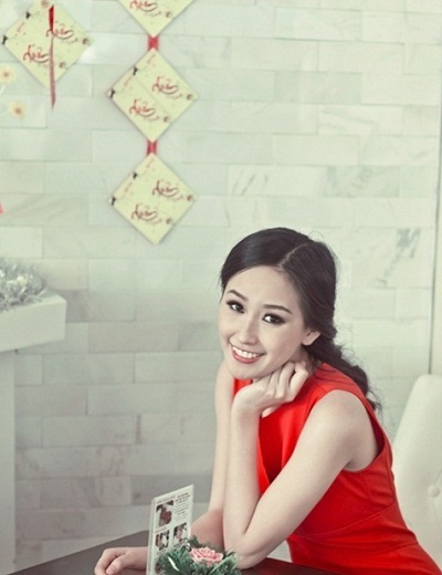 Việc gói bánh chưng, dọn dẹp nhà cùng mẹ luôn khiến Mai Phương Thúy thấy ấm lòng.