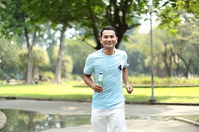 Huỳnh Đông luôn dậy sớm chạy bộ mỗi sáng.