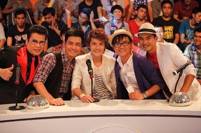 MC Phan Anh cũng góp mặt và khoe giọng trong Đọ sức Âm nhạc.