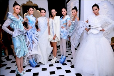 Aquafina Pure Fashion 2012: Đêm thăng hoa của thời trang và vũ điệu ánh sáng - 3 Dàn người mẫu Vietnam Next Top Model trong thiết kế của các thí sinh.