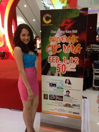 Vui Tết ở Crescent Mall - 4 Bảo Anh trong một ca khúc mừng xuân.