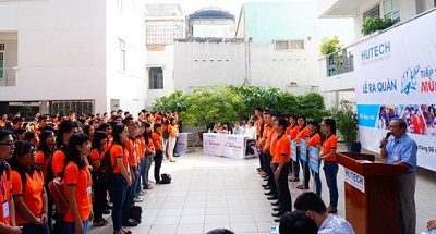 Tuổi trẻ HUTECH ra quân Tiếp sức mùa thi 2013 - 3 Thầy Kiều Tuân – Chủ tịch HĐQT, Bí thư Đảng ủy – phát biểu tại lễ ra quân 2013