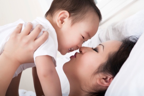 Bảo vệ da cho con mẹ nhé! - 2 Cho da con được thở