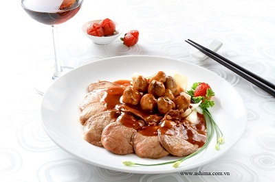 Ashima - Người lữ khách đồng nho - 2 Lưỡi bò hầm sốt vang