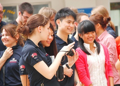 Sinh viên HUTECH thường xuyên giao lưu với sinh viên quốc tế