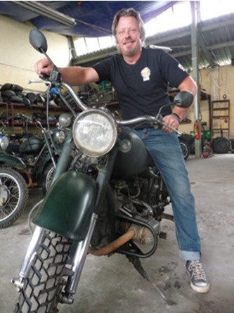 Hành trình khám phá Việt Nam bằng mô-tô của Charley Boorman - 2 Đây là chiếc xe để lại cho anh nhiều ấn tượng thú vị