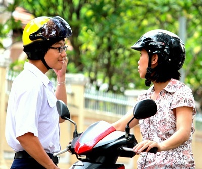 Bí quyết tạo độ bền cho trí não mùa thi - 1 Dành nhiều thời gian đưa đón con vì sợ con… “đuối” sức.