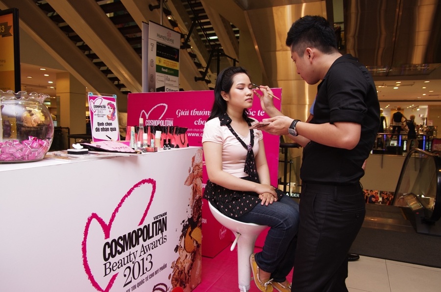 Kha Mỹ Vân hào hứng bình chọn cho sản phẩm làm đẹp