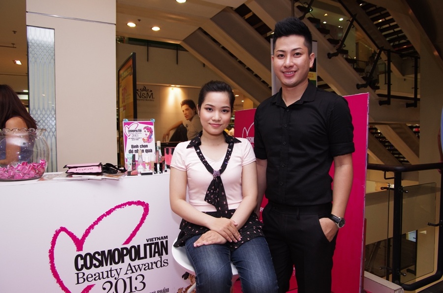 Sau khi hoàn tất các bước trang điểm bạn Quỳnh Dao trở nên xinh đẹp và tự tin hơn