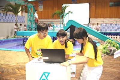 Chung kết toàn quốc “Cùng PETRONAS khám phá thế giới” 2013