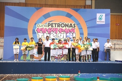 Chung kết toàn quốc “Cùng PETRONAS khám phá thế giới” 2013