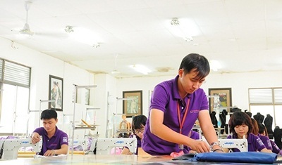 Sinh viên HUTECH được học tập trong môi trường hiện đại, chuyên nghiệp