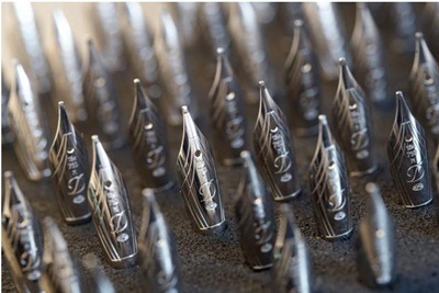 Bút S.T. Dupont - Sự sang trọng, lãng mạn trong từng nét chữ