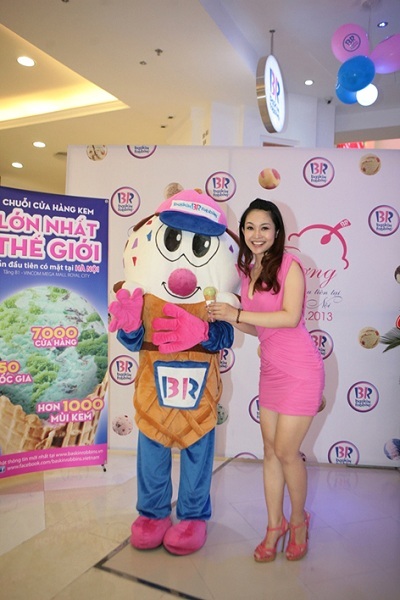 Hà Nội hứng khởi chào đón kem Baskin Robbins - 5 MC