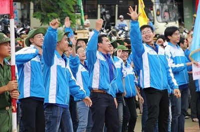 Lựa chọn trường Đại học uy tín, chất lượng cao - 3 Sinh viên HUTECH tham gia sôi nổi chiến dịch Mùa hè xanh.