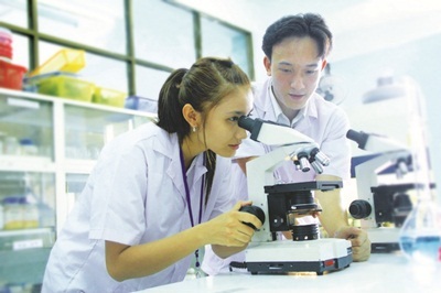 Cơ hội vào ĐH cho thí sinh chưa đạt NV1 - 1 Sinh viên HUTECH được học tập trong môi trường hiện đại, năng động.