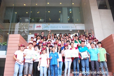 Các chiến sỹ tình nguyện của phường Bến Thành, Q.1 và các chiến sỹ tình nguyện của PSB