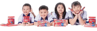 Niềm vui nào cho trẻ em nghèo mùa Trung thu? - 1 Bằng những hành động thiết thực của mình, nhãn hàng Xúc xích Dinh dưỡng