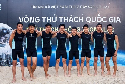 Ứng viên phi hành gia thể hiện lòng dũng cảm ở thử thách không trọng lực - 1 8 ứng viên phi hành gia xuất sắc bước vào Thử thách không trọng lực