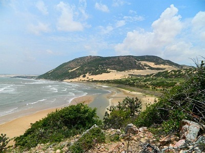 Điểm đến thú vị mùa hè trên bản đồ KOOL VIETNAM - 3 Bao quát thiên nhiên hoang sơ hùng vĩ của Hòn Hồng
