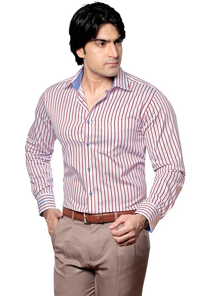 Hàng Border được dệt với kỹ thuật cao mang đến sự sang trọng cho trang phục