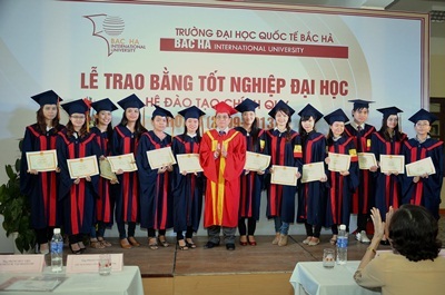 Đại học Quốc tế Bắc Hà - Chiếc vé thông hành đến với thành công - 5 Sinh viên ĐHQT Bắc Hà nhận học bổng du học của