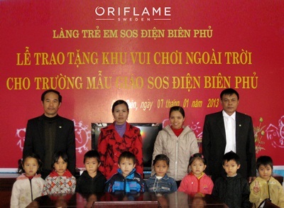 Oriflame cùng nghệ sĩ “Tiếp Sức Ước Mơ” cho trẻ em Việt Nam - 2 Oriflame luôn đẩy mạnh các hoạt động vì cộng đồng, vì trẻ em Việt Nam