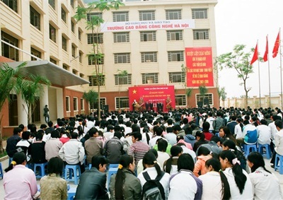 Trường Cao đẳng Công nghệ Hà Nội thông báo xét tuyển bổ sung nguyện vọng 2 năm học 2013 -2014 (Mã trường CNH) - 2 3. Hệ Cao đẳng liên thông