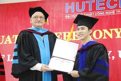 Lễ tốt nghiệp chương trình Cử nhân ĐH Lincoln - Hoa Kỳ 2013.