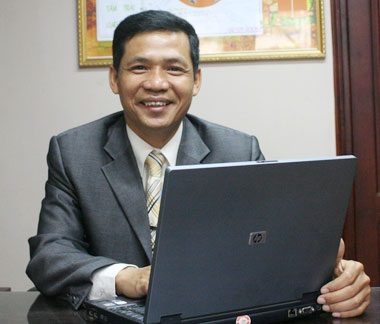 CEO Thái Hà Books: Mỗi người cần có một chiếc kiềng ba chân trong cuộc sống - 1 Ông Nguyễn Mạnh Hùng - Tổng Giám đốc Công ty CP sách Thái Hà.