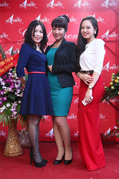 Alcado giảm giá 50% trong 1 ngày duy nhất - 7 Diễn viên Nguyệt Hằng (giữa) đã từng làm người mẫu cho thương hiệu Alcado