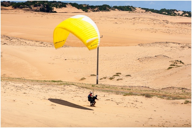 Trải nghiệm dù lượn tuyệt vời của các ứng viên phi hành gia - 1 Trải nghiệm dù lượn tuyệt vời của các ứng viên phi hành gia