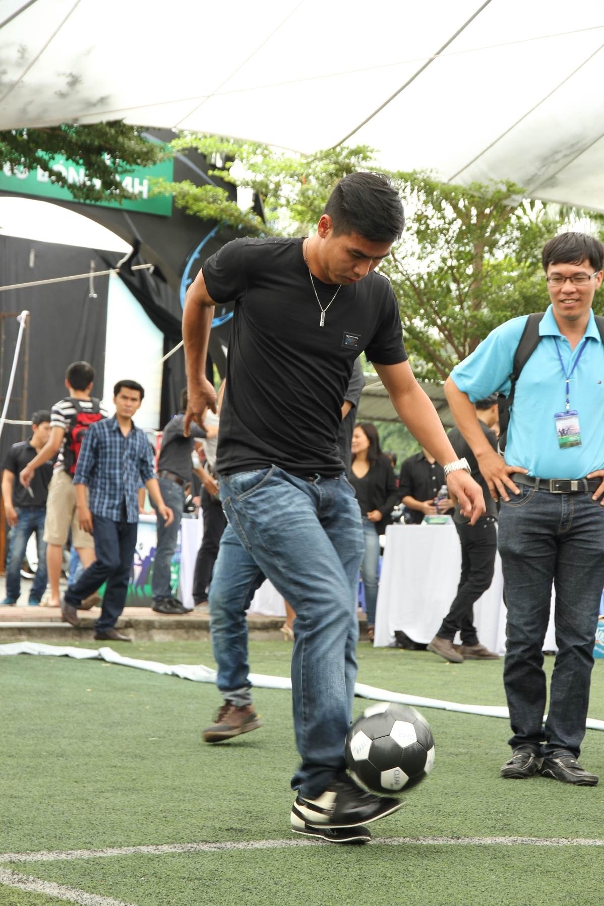 Vài phút tâng bóng, được 200 triệu - 3 Việt Thắng cũng đồng hành cùng cuộc thi.