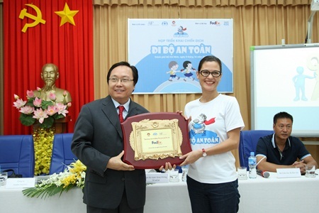 FedEx hưởng ứng an toàn giao thông cho trẻ em nhân ngày Quốc tế đi bộ đến trường - 5 Ông Nguyễn Duy Bình, Giám đốc vùng Đông Dương, trưởng đại diện FedEx Việt Nam tại chương trình