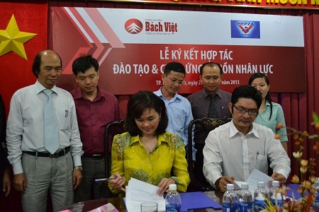 Về cung ứng nguồn nhân lực chất lượng cao: