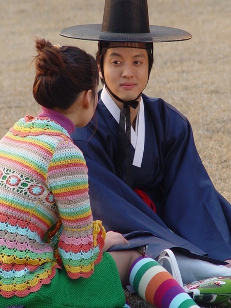 Cơn sốt “cô dâu nhỏ xinh” trở lại