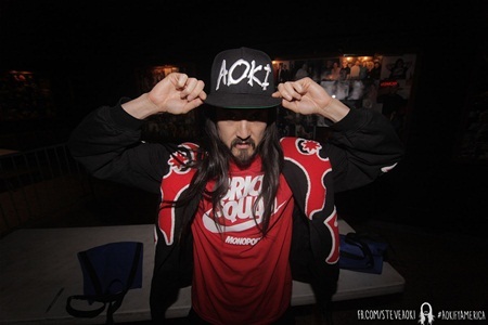 DJ nổi tiếng thế giới Steve Aoki sắp biểu diễn tại Hà Nội - 3 Steve Aoki mặc dù đã hơn 30 tuổi nhưng lúc nào cũng rất “nhí nhảnh”