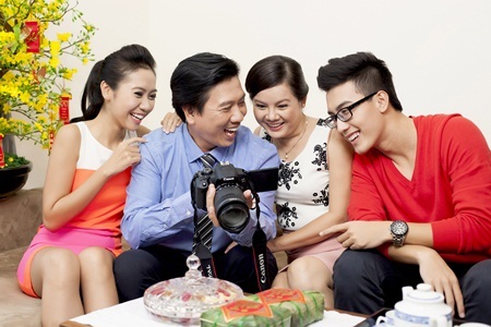 Chọn máy ảnh chụp Tết phù hợp mọi nhu cầu - 1 Canon EOS 700D - Dành cho người mới chụp ảnh và thích quay phim