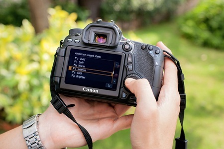 Chọn chức năng “Chụp cảnh đặc biệt” trên EOS 700D