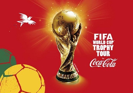 Fan Việt đón năm mới cùng cúp vàng FIFA