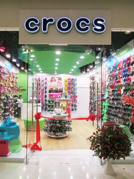 Crocs on sale crescent mall