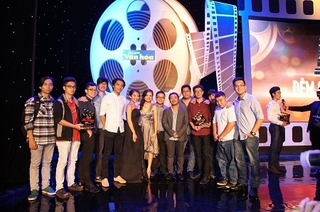 Nhóm 5Films cùng nhận được sự chúc mừng từ Ban giám khảo và Ban tổ chức chương trình
