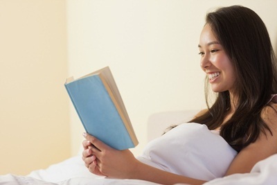 5 mẹo chăm sóc cơ thể khi “mưa rào” - 3 Đọc sách là cách đơn giản nhất để ru ngủ đôi mắt bạn!