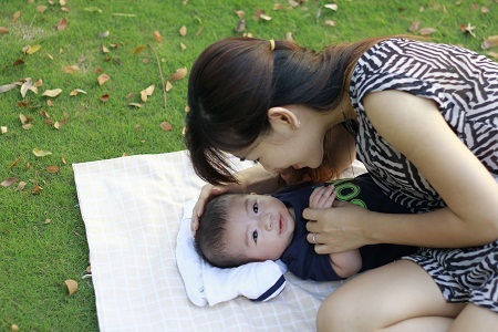 Chăm sóc bé sinh mổ - những lưu ý cho mẹ