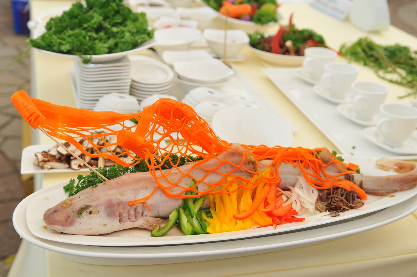 Rất nhiều món ăn đặc sắc gây ấn tượng trong cách trưng bày