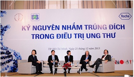 "Kỷ nguyên nhắm trúng đích trong điều trị ung thư" - 2 Các chuyên gia thảo luận tại hội thảo